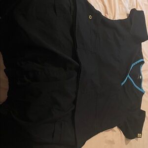 Wonder Wink Scrub Top and bottom Blue Trim